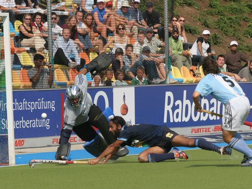 © Herbert Bohlscheid (www.sportfoto.tv) / Wolfgang Quednau (www.hockeyimage.net)